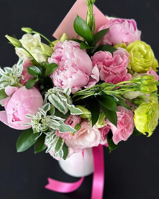Peonias en florero ceramico