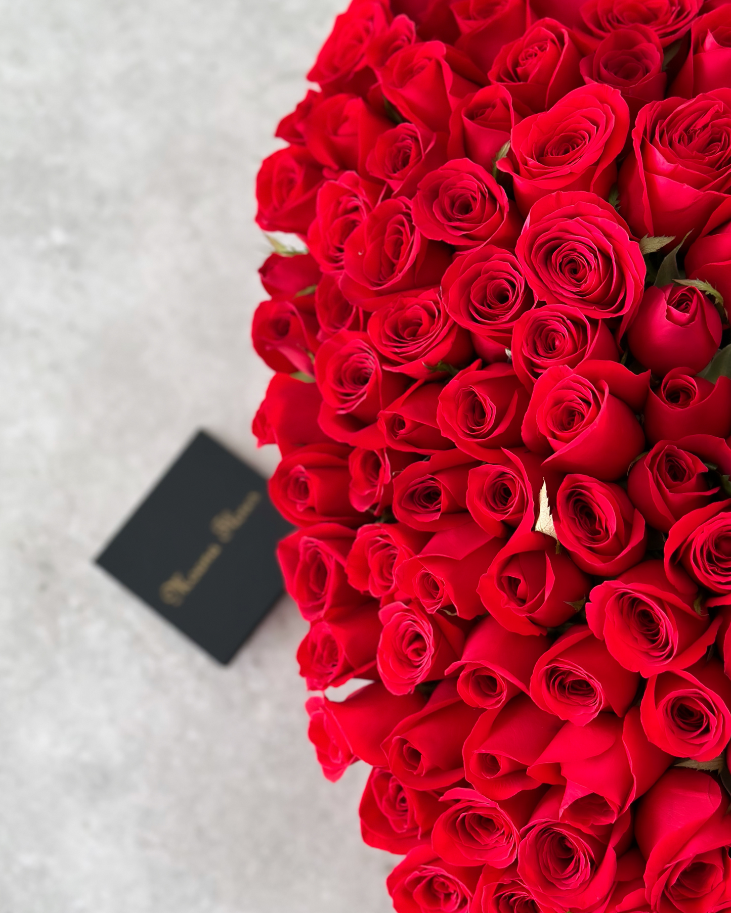 Rosas rojas con volumen.