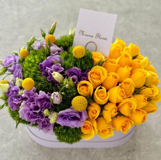 Blushera rosas amarillas, lisianthus, craspedias